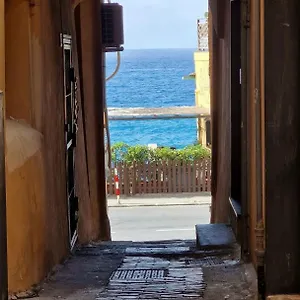 Eli's Genova